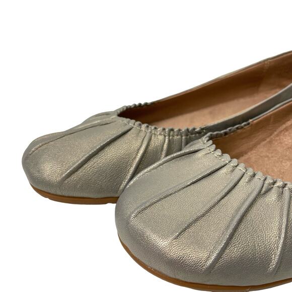 Abeo | NARROW Taylin Neutral Gold Shimmer Metallic Leather Comfort Flats - Picture 6 of 9